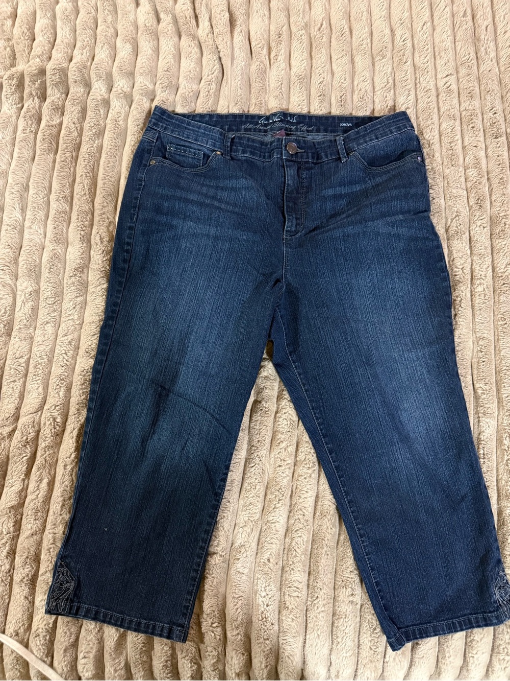 Gloria Vanderbilt Dark Blue Cropped Capri Jeans